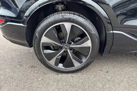  Audi Q6 E-Tron 100kWh Performance Black Edition Auto 5dr Thumbnail #11
