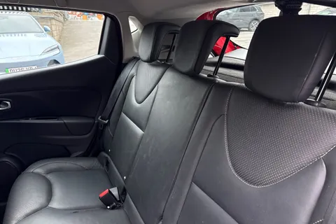 HY18VBJ Renault Clio 0.9 TCe Signature Nav Euro 6 (s/s) 5dr Thumbnail #14