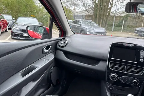 HY18VBJ Renault Clio 0.9 TCe Signature Nav Euro 6 (s/s) 5dr Thumbnail #15