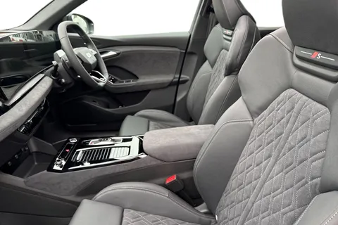  Audi Q6 E-Tron 100kWh Performance Black Edition Auto 5dr Thumbnail #16