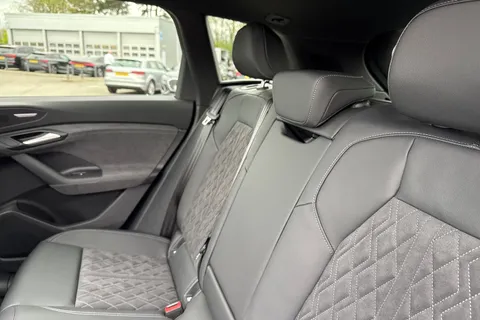  Audi Q6 E-Tron 100kWh Performance Black Edition Auto 5dr Thumbnail #19