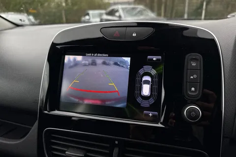 HY18VBJ Renault Clio 0.9 TCe Signature Nav Euro 6 (s/s) 5dr Thumbnail #32