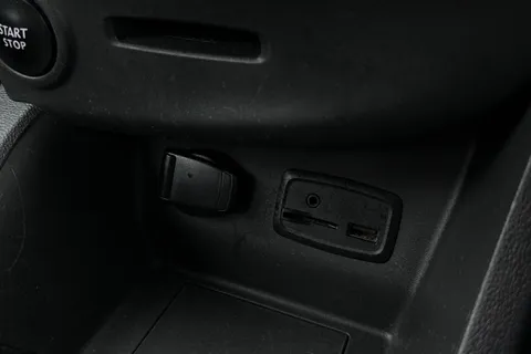 HY18VBJ Renault Clio 0.9 TCe Signature Nav Euro 6 (s/s) 5dr Thumbnail #34