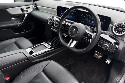 KM73TKU Mercedes-Benz Cla Class 1.3 CLA180h MHEV AMG Line (Premium Plus) Shooting Brake 7G-DCT Euro 6 (s/s) 5dr Thumbnail #9