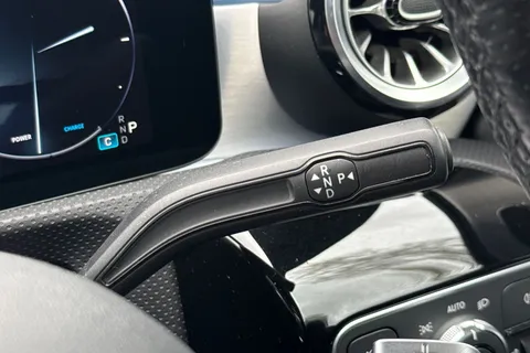 KM73TKU Mercedes-Benz Cla Class 1.3 CLA180h MHEV AMG Line (Premium Plus) Shooting Brake 7G-DCT Euro 6 (s/s) 5dr Thumbnail #21