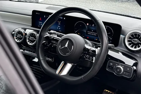 KM73TKU Mercedes-Benz Cla Class 1.3 CLA180h MHEV AMG Line (Premium Plus) Shooting Brake 7G-DCT Euro 6 (s/s) 5dr Thumbnail #32