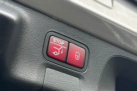 KM73TKU Mercedes-Benz Cla Class 1.3 CLA180h MHEV AMG Line (Premium Plus) Shooting Brake 7G-DCT Euro 6 (s/s) 5dr Thumbnail #34