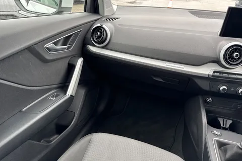 PK21YHF Audi Q2 Sport 35 TFSI  150 PS 6-speed Thumbnail #21