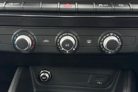 PK21YHF Audi Q2 Sport 35 TFSI  150 PS 6-speed Thumbnail #23