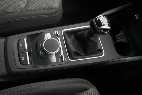 PK21YHF Audi Q2 Sport 35 TFSI  150 PS 6-speed Thumbnail #24