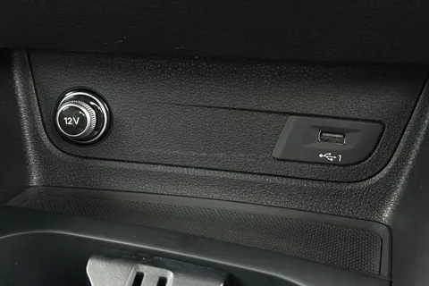 PK21YHF Audi Q2 Sport 35 TFSI  150 PS 6-speed Thumbnail #33