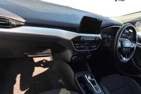 DN68ZKM Ford Focus 1.0T EcoBoost Zetec Hatchback 5dr Petrol Auto Euro 6 (s/s) (125 ps) Thumbnail #14