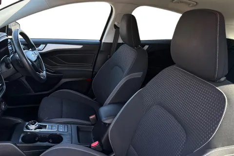 DN68ZKM Ford Focus 1.0T EcoBoost Zetec Hatchback 5dr Petrol Auto Euro 6 (s/s) (125 ps) Thumbnail #15