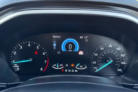 DN68ZKM Ford Focus 1.0T EcoBoost Zetec Hatchback 5dr Petrol Auto Euro 6 (s/s) (125 ps) Thumbnail #33