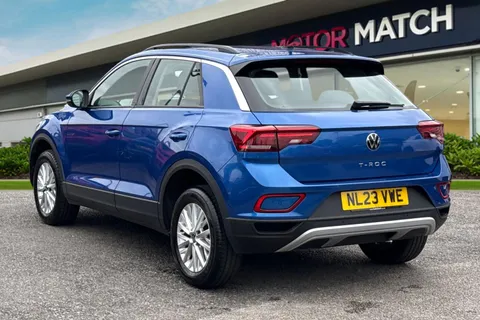 NL23VWE Volkswagen T-Roc 1.5 TSI Life Euro 6 (s/s) 5dr Thumbnail #3