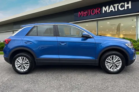 NL23VWE Volkswagen T-Roc 1.5 TSI Life Euro 6 (s/s) 5dr Thumbnail #4