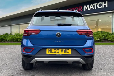 NL23VWE Volkswagen T-Roc 1.5 TSI Life Euro 6 (s/s) 5dr Thumbnail #5