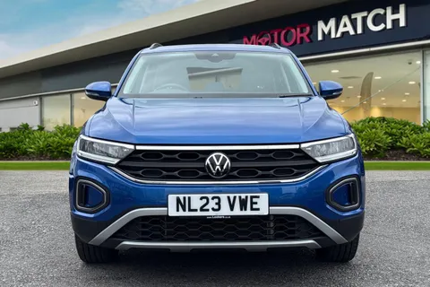 NL23VWE Volkswagen T-Roc 1.5 TSI Life Euro 6 (s/s) 5dr Thumbnail #7