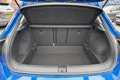 NL23VWE Volkswagen T-Roc 1.5 TSI Life Euro 6 (s/s) 5dr Thumbnail #8