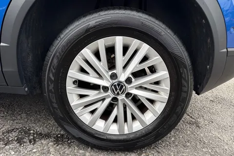 NL23VWE Volkswagen T-Roc 1.5 TSI Life Euro 6 (s/s) 5dr Thumbnail #11