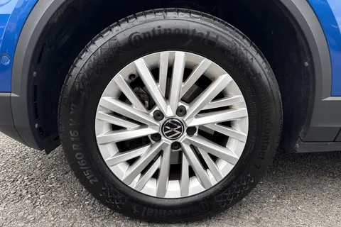 NL23VWE Volkswagen T-Roc 1.5 TSI Life Euro 6 (s/s) 5dr Thumbnail #12