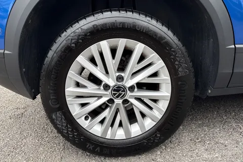 NL23VWE Volkswagen T-Roc 1.5 TSI Life Euro 6 (s/s) 5dr Thumbnail #13
