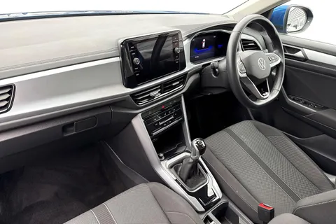 NL23VWE Volkswagen T-Roc 1.5 TSI Life Euro 6 (s/s) 5dr Thumbnail #16