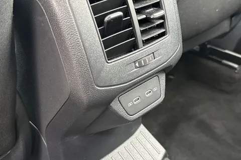 NL23VWE Volkswagen T-Roc 1.5 TSI Life Euro 6 (s/s) 5dr Thumbnail #34