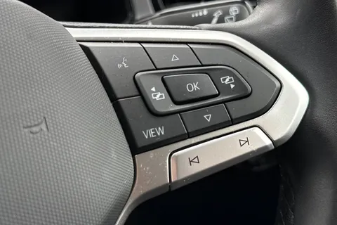 NL23VWE Volkswagen T-Roc 1.5 TSI Life Euro 6 (s/s) 5dr Thumbnail #39