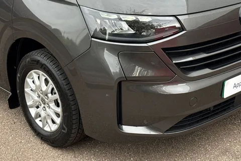 KW75NCZ Volkswagen E-Transporter 286PS 65kWh Commerce Pro Kombi Van Auto Thumbnail #10