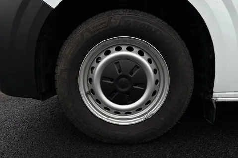 KY25PKD Volkswagen E-Transporter 100kW 65kWh Commerce Plus Van Auto Thumbnail #13