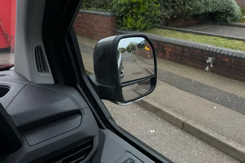 KW75NCZ Volkswagen E-Transporter 286PS 65kWh Commerce Pro Kombi Van Auto Thumbnail #22