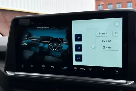 KW75NCZ Volkswagen E-Transporter 286PS 65kWh Commerce Pro Kombi Van Auto Thumbnail #23