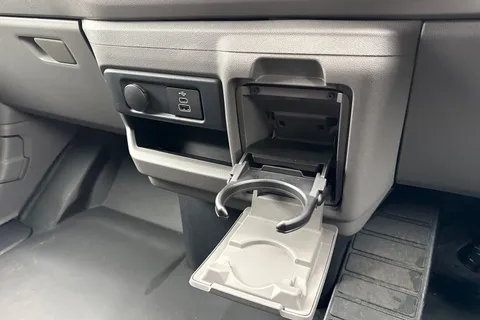 KY25PKD Volkswagen E-Transporter 100kW 65kWh Commerce Plus Van Auto Thumbnail #23