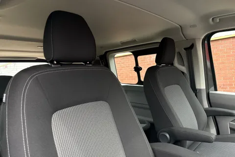 KW75NCZ Volkswagen E-Transporter 286PS 65kWh Commerce Pro Kombi Van Auto Thumbnail #25