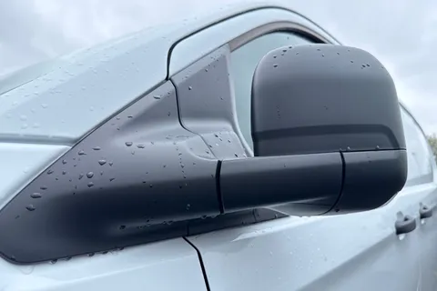 KY25PKD Volkswagen E-Transporter 100kW 65kWh Commerce Plus Van Auto Thumbnail #28