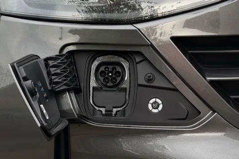 KW75NCZ Volkswagen E-Transporter 286PS 65kWh Commerce Pro Kombi Van Auto Thumbnail #31