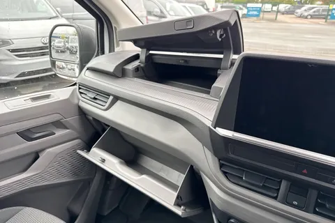 KY25PKD Volkswagen E-Transporter 100kW 65kWh Commerce Plus Van Auto Thumbnail #34