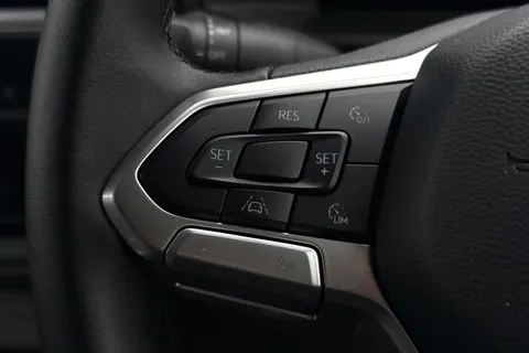 KY25PKD Volkswagen E-Transporter 100kW 65kWh Commerce Plus Van Auto Thumbnail #39