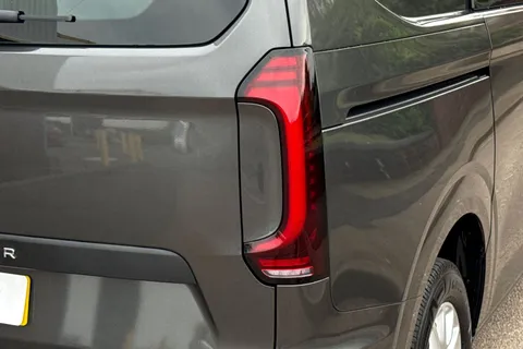 KW75NCZ Volkswagen E-Transporter 286PS 65kWh Commerce Pro Kombi Van Auto Thumbnail #41