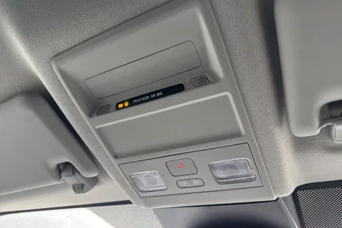 KY25PKD Volkswagen E-Transporter 100kW 65kWh Commerce Plus Van Auto Thumbnail #42