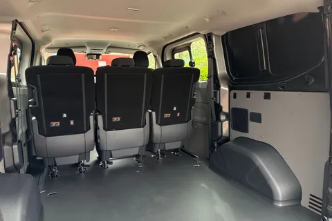 KW75NCZ Volkswagen E-Transporter 286PS 65kWh Commerce Pro Kombi Van Auto Thumbnail #45