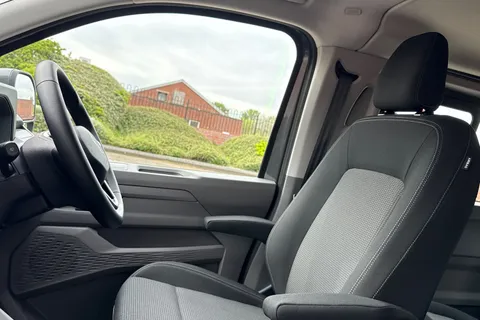 KW75NCZ Volkswagen E-Transporter 286PS 65kWh Commerce Pro Kombi Van Auto Thumbnail #55