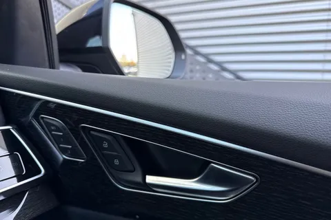  Audi SQ8 4.0 TFSI V8 Black Edition Tiptronic quattro Euro 6 (s/s) 5dr Thumbnail #21