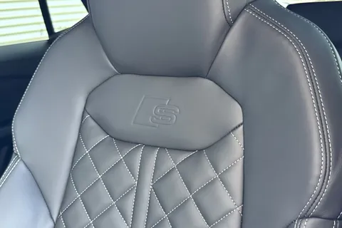  Audi SQ8 4.0 TFSI V8 Black Edition Tiptronic quattro Euro 6 (s/s) 5dr Thumbnail #46