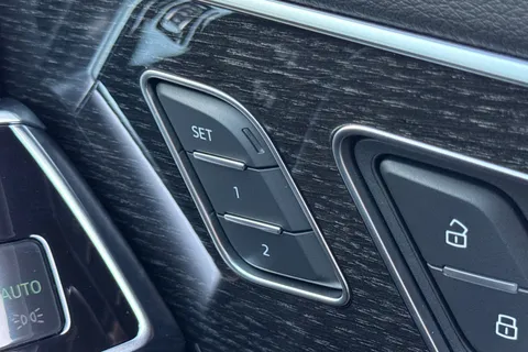  Audi SQ8 4.0 TFSI V8 Black Edition Tiptronic quattro Euro 6 (s/s) 5dr Thumbnail #54