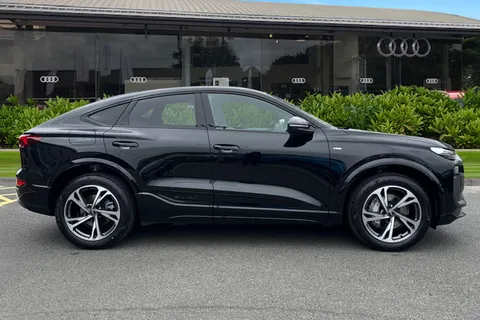  Audi Q6 E-Tron 83kWh S line Sportback Auto 5dr Thumbnail #3