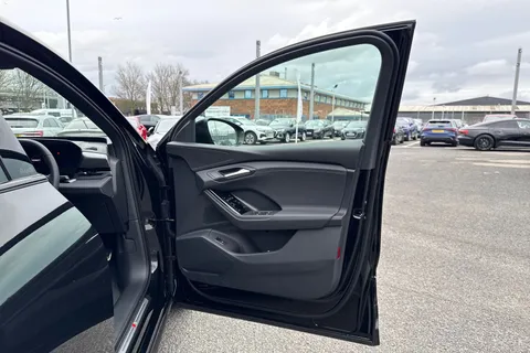  Audi Q6 E-Tron 83kWh S line Sportback Auto 5dr Thumbnail #37