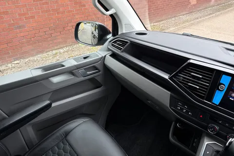 PJ73AWX Volkswagen Transporter Shuttle 2.0 TDI 204PS SE Minibus DSG-ABT Sportsline Special Build Thumbnail #21