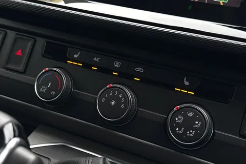 PJ73AWX Volkswagen Transporter Shuttle 2.0 TDI 204PS SE Minibus DSG-ABT Sportsline Special Build Thumbnail #23